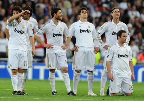 Real: "Đại phẫu" ở Bernabeu, Bóng đá Tây Ban Nha, Bóng đá, real, mourinho, kaka, higuain, lass, altintop, carvalho, martinez, aguero, bong da, bong da 24h, ket qua bong da, bao bong da