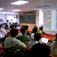 Chết vì lướt sóng cổ phiếu "nóng"
