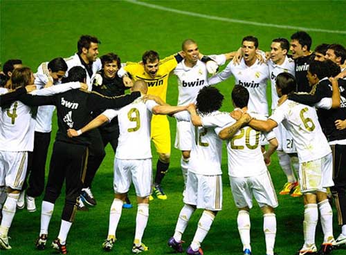 Real Madrid: Chào tân vương La Liga, Bóng đá, real vo dich la liga, real dang quang, real - la liga, bilbao - real, real thang bilbao, ronaldo, la liga, jose mourinho, real cham dut ki nguyen barca, real madrid, bongda, bong da 24h, ket qua bong da, bao bong da