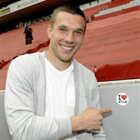 Pha solo của Podolski trong top 5 bàn thắng vòng 33 Bundesliga