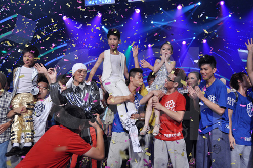Thúy Hạnh cuồng nhiệt vì cặp đôi nhí, Ca nhạc - MTV, thuy hanh, thanh loc, huy tuan, ban giam khao, dang quan bao ngoc, vietnam's got talent, chung ket vietnam got talent 2012