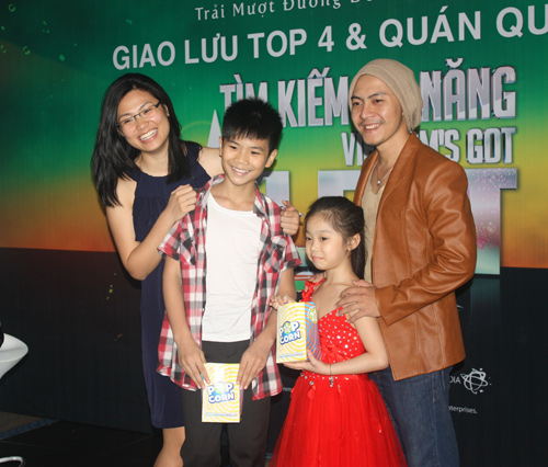 Hương Thảo: Đừng so sánh với Susan Boyle, Ca nhạc - MTV, nguyen huong thao, nang tien ca, nhac kich, susan boyle, vietnam got talent, vietnam got talent 2012