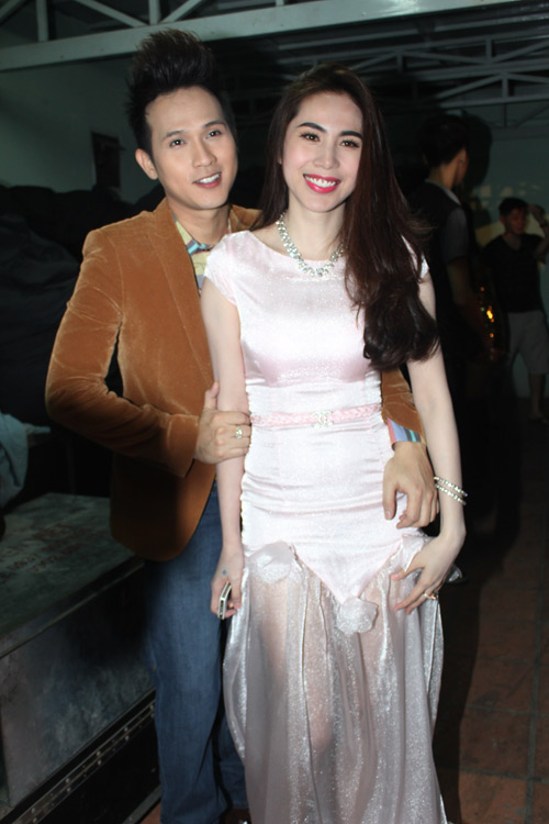 Thủy Tiên gây nghẽn "giao thông", Ca nhạc - MTV, Thuy Tien, tro lai, canh ga, hau truong, Dan Truong, Ha Ho, Doan Trang, am nhac buoc nhay, ca si, tin tuc