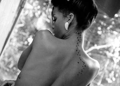 Rihanna để ngực trần vẽ bodypainting, Ca nhạc - MTV, rihanna, Battleship, mat me, nhap vien, ngoi sao ca nhac, ngoi sao dien anh, sao hollywood, phim, ca nhac