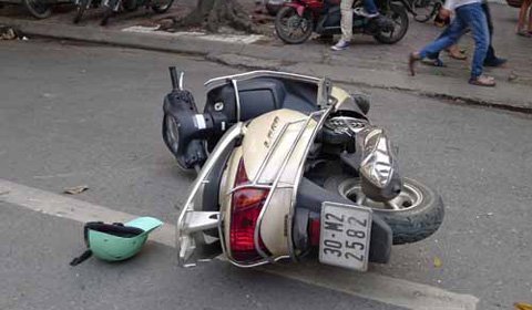 Hà Nội: "Xe điên" đâm 4 xe máy, 1 người chết - 5