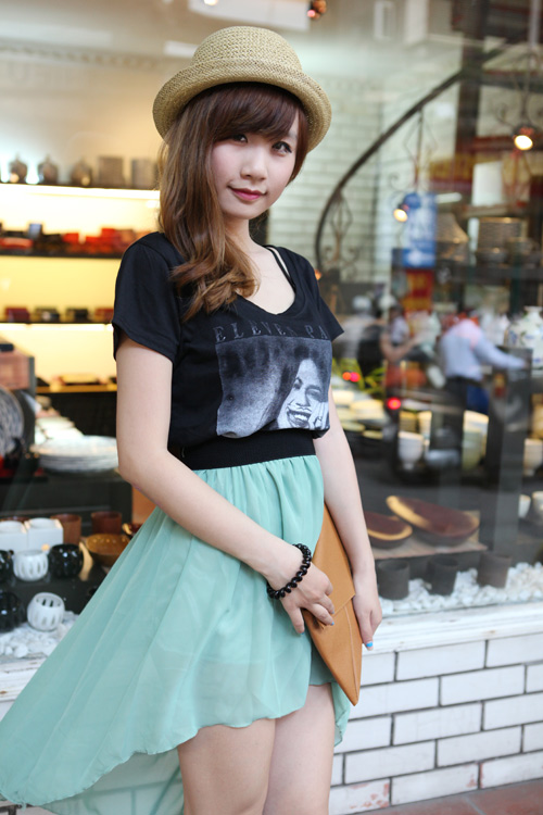 Crop top khoe eo thon trên phố Việt, Video clip Thời trang, Thời trang, crop top, xuan he 2012, video, thoi trang bon mua, mac dep, thieu nu viet, thoi trang, ao phong, ao ngan, ao rong