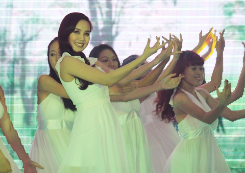 Cao Thái Sơn rạng rỡ mừng Vy Oanh, Ca nhạc - MTV, Vy Oanh, Cao Thai Son, Thanh Thao, Thuy Anh, album, hop bao, ca si, tin tuc