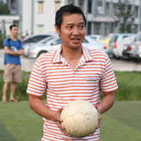 "Tóm" Hồng Sơn đi chợ, trông con