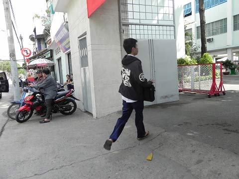 Nhiều thí sinh đến trễ giờ thi môn Hóa - 3
