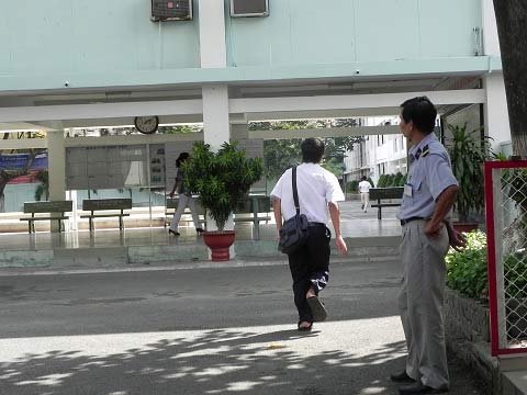 Nhiều thí sinh đến trễ giờ thi môn Hóa - 4