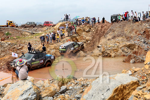 Khanh "cá mè" vô địch Hạ Long Challenge 2012, Các môn thể thao khác, Thể thao, Offroad, CLB Offroad Ha Noi, Ha Long Challenge 2012, nha vo dich, dua xe, dua xe dia hinh, o to, xe may, CLB Offroad, xe dua, dua xe o to