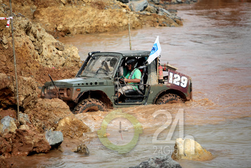 Khanh "cá mè" vô địch Hạ Long Challenge 2012, Các môn thể thao khác, Thể thao, Offroad, CLB Offroad Ha Noi, Ha Long Challenge 2012, nha vo dich, dua xe, dua xe dia hinh, o to, xe may, CLB Offroad, xe dua, dua xe o to