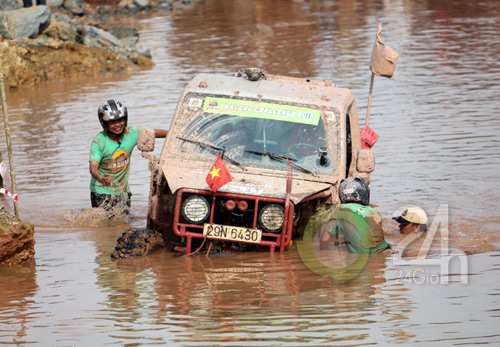 Khanh "cá mè" vô địch Hạ Long Challenge 2012, Các môn thể thao khác, Thể thao, Offroad, CLB Offroad Ha Noi, Ha Long Challenge 2012, nha vo dich, dua xe, dua xe dia hinh, o to, xe may, CLB Offroad, xe dua, dua xe o to
