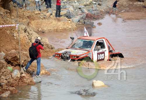 Khanh "cá mè" vô địch Hạ Long Challenge 2012, Các môn thể thao khác, Thể thao, Offroad, CLB Offroad Ha Noi, Ha Long Challenge 2012, nha vo dich, dua xe, dua xe dia hinh, o to, xe may, CLB Offroad, xe dua, dua xe o to