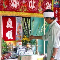 Giá đất tăng lên, tình người... tụt dốc
