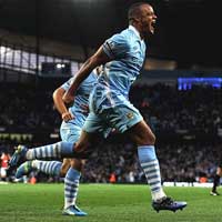 Vincent Kompany - "Quái vật" ở hàng hậu vệ