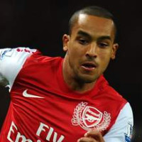HOT: Chelsea muốn có Walcott