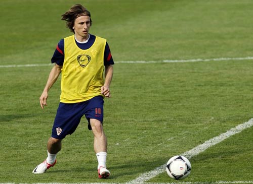 HOT: MU vẫn khát Modric, Bóng đá, barca, david luiz, chelsea, robben, ronaldo, tay ban nha vo dich, vua pha luoi euro, rooney, dt anh, dt phap, mu, real theo duoi silva, euro, euro 2012, bong da, bong da 24h, ket qua bong da, bao bong da, euro 2012, lich euro