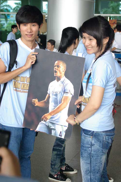 Fan háo hức đón Kompany đến Việt Nam, Bóng đá Ngoại hạng Anh, Bóng đá, Kompany sang viet nam, kompany, vincent kompany, man city, premier league, ngoai hang anh, bong da anh, bong da, ket qua bong da, bong da 24h, bao bong da