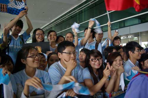Fan háo hức đón Kompany đến Việt Nam, Bóng đá Ngoại hạng Anh, Bóng đá, Kompany sang viet nam, kompany, vincent kompany, man city, premier league, ngoai hang anh, bong da anh, bong da, ket qua bong da, bong da 24h, bao bong da