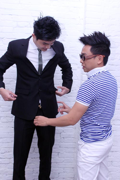 Siêu mẫu khoe mặt mộc, váy khoét - 11