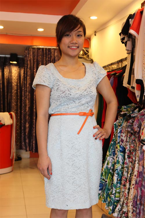 Tinh tế và nữ tính với váy ren - 1