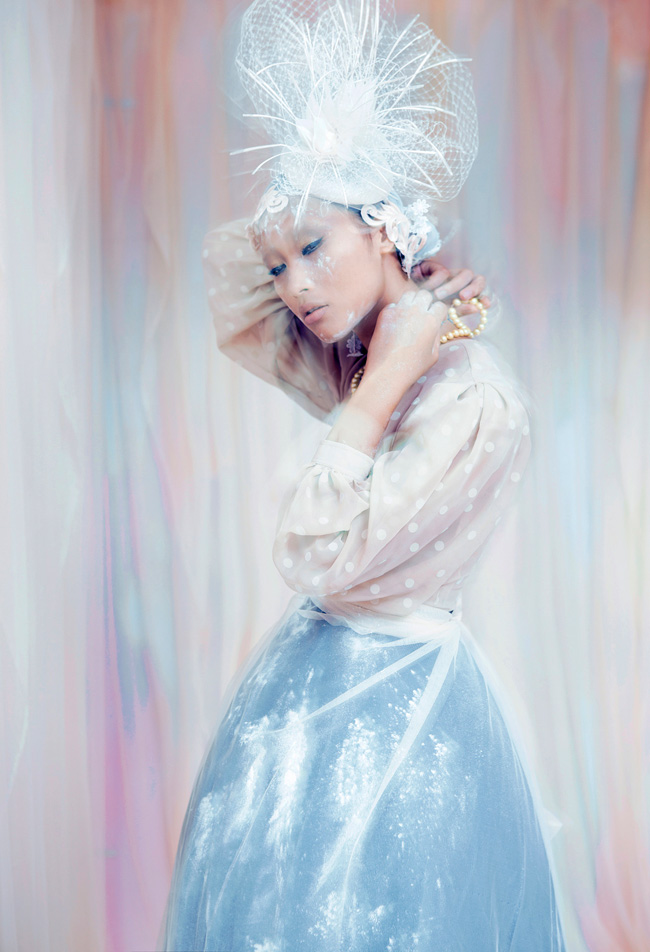  Photographer: Trupi
Make-up: Tú shark
Model: Khiếu Huyền Trang 
Assistant : Ly Binh Son
Costumes: Tu es belle by Tu Ta
