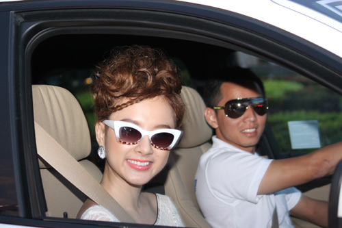Phương Trinh gây "bão" với dàn siêu xe, Ngôi sao điện ảnh, Phim, Angela Phuong Trinh, khoe lung tran, sieu xe, ba me nhi, ca si, dien vien, tin tuc