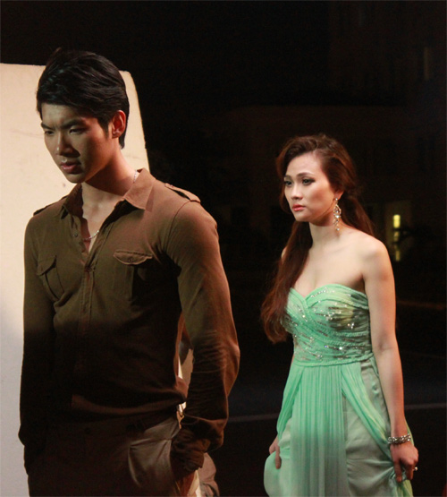 Nam Thành ôm hôn Thu Thủy, Ca nhạc - MTV, Nam Thanh, Thu Thuy, tinh tu, nguoi yeu, mv, clip, ca si, tin tuc