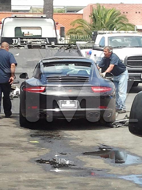 “Gái hư” Lohan đâm nát bét đầu Porsche, Xe xịn, Ô tô - Xe máy, Lindsay Lohan, Lohan bi tai nan, Gai hu Lohan tai nan xe, Lindsay Lohan dam nat bet Porsche, Lohan dam nat bet dau Porsche, Lohan, Gai hu Lohan, o to, gai hu, tai nan xe, tin o to, Lindsay Lohan bi dam xe, Lindsay Lohan lai Porsche, Porsche 911