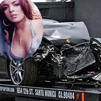 “Gái hư” Lohan đâm nát bét đầu Porsche