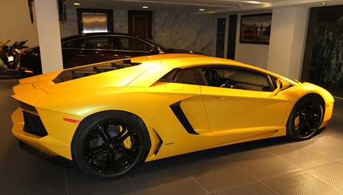 Cận cảnh "siêu bò" Aventador của Cường đô la - 2