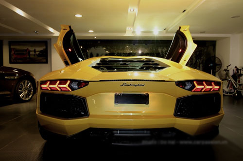 Cận cảnh "siêu bò" Aventador của Cường đô la - 11