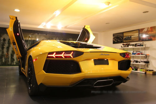 Cận cảnh "siêu bò" Aventador của Cường đô la - 12