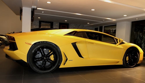 Cận cảnh "siêu bò" Aventador của Cường đô la - 7