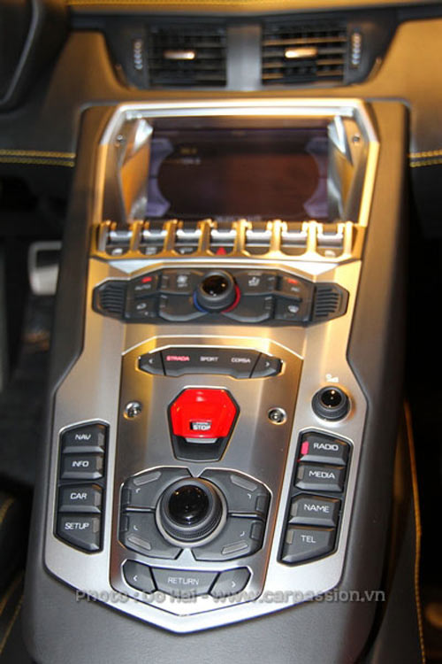Cận cảnh "siêu bò" Aventador của Cường đô la - 10