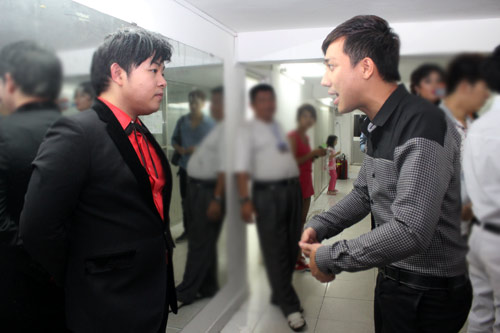 "Gái đẹp" Phi Long khiến Quang Lê vỡ tim, Sao ngoại-sao nội, Ca nhạc - MTV, Tran Thanh, Phi Long, gia gai, Quang Le, liveshow, ca si, tin tuc