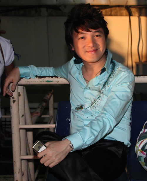 "Gái đẹp" Phi Long khiến Quang Lê vỡ tim, Sao ngoại-sao nội, Ca nhạc - MTV, Tran Thanh, Phi Long, gia gai, Quang Le, liveshow, ca si, tin tuc