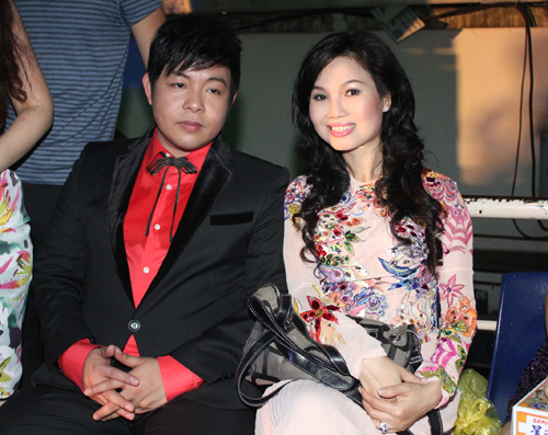 "Gái đẹp" Phi Long khiến Quang Lê vỡ tim, Sao ngoại-sao nội, Ca nhạc - MTV, Tran Thanh, Phi Long, gia gai, Quang Le, liveshow, ca si, tin tuc