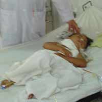 Cứu trẻ nhỏ bị tăm đâm thủng ruột