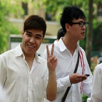 Sĩ tử "tố" nhà trường dạy quay cóp