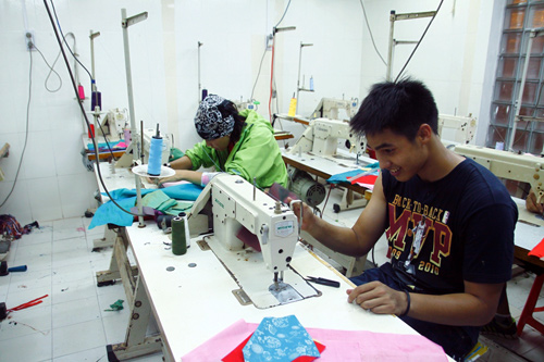 Baggio bốc hỏa vì bị ép học may, Phim, Baggio, Cuoc dua ki thu, the amazing race, dien vien, ca si, thu thach,