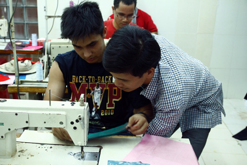 Baggio bốc hỏa vì bị ép học may, Phim, Baggio, Cuoc dua ki thu, the amazing race, dien vien, ca si, thu thach,