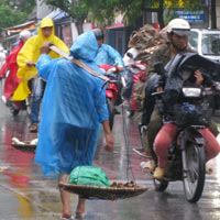 Nam Bộ mưa tăng, Trung Bộ vẫn nắng nóng