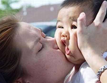Những nụ hôn hiếm có khó tìm!, Cười 24H, tranh vui, tranh hai, chi co o viet nam, dac san tieng viet, bao, hoi quan cuoi, cuoi 24h
