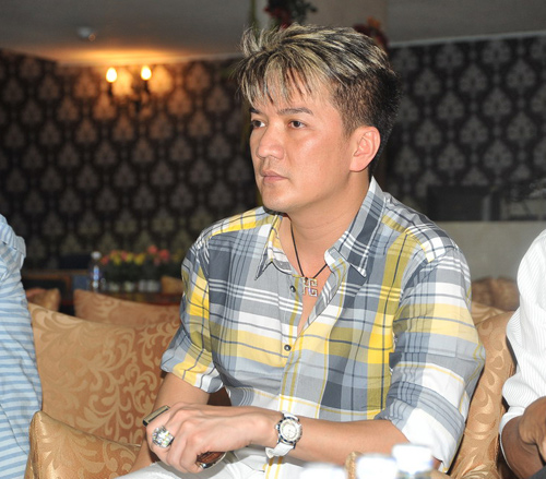 Mr. Đàm tuyển vũ công cho Số phận, Ca nhạc - MTV, Dam Vinh Hung, Mr Dam, vu cong, casting, liveshow, 15 nam ca hat, so phan, ca si, tin tuc