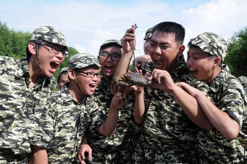 Hồn nhiên như “lính đặc công” tuổi teen, Tin tức trong ngày, linh dac cong, chien si dac cong, bo doi dac cong, dac cong, bo doi, luyen tap, tu hao chien si dac cong, hoc ky quan doi, dac cong rung sac, dac cong tap luyen, bao, tin hay, tin hot, tin tuc