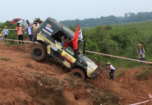 Giải đua xe ô tô địa hình Việt Nam: Kịch tính - 1