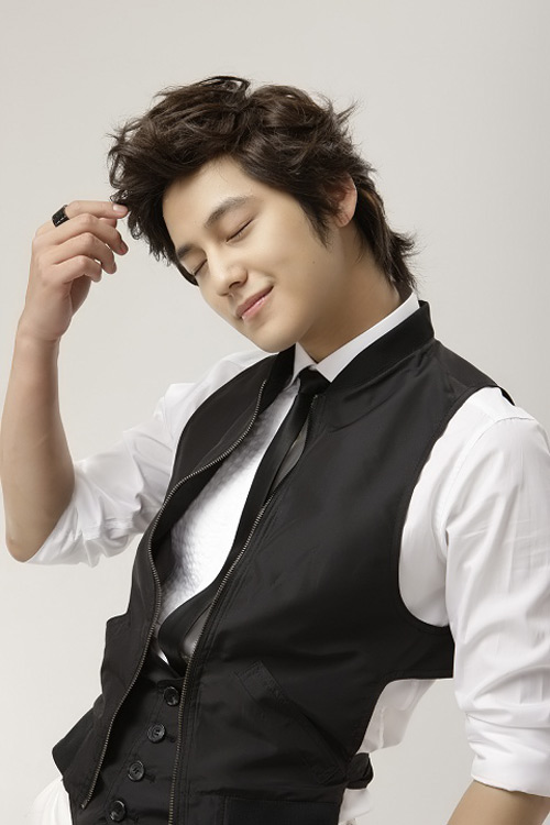 "Say nắng" vì vẻ bảnh bao của Kim Bum - 5