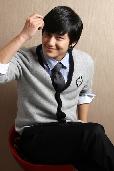 "Say nắng" vì vẻ bảnh bao của Kim Bum - 15